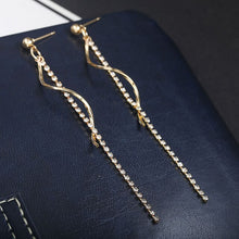 Load image into Gallery viewer, Crystal Star Earrings