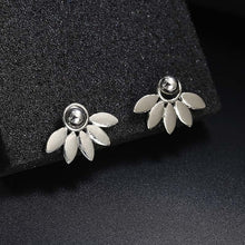Load image into Gallery viewer, Crystal Star Earrings