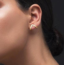 Load image into Gallery viewer, Crystal Star Earrings