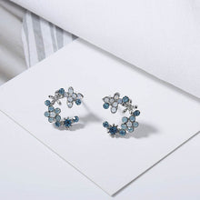 Load image into Gallery viewer, Crystal Star Earrings